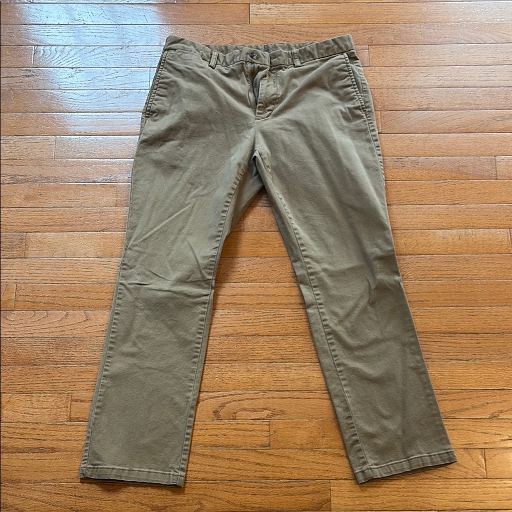 EUC straight Old Navy tan khaki chino dress pants. 33x30